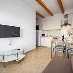 5235-8 In Apartament *