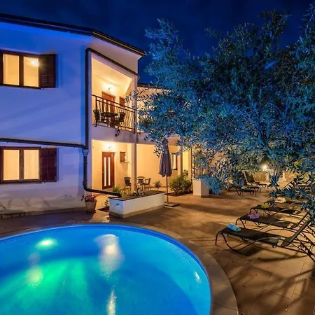 5235-8 In Apartament Drenje (Istria)