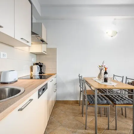 Apartamento 5235-8 In Drenje (Istria)