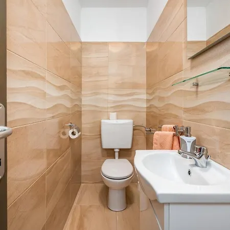 5235-8 In Apartamento *