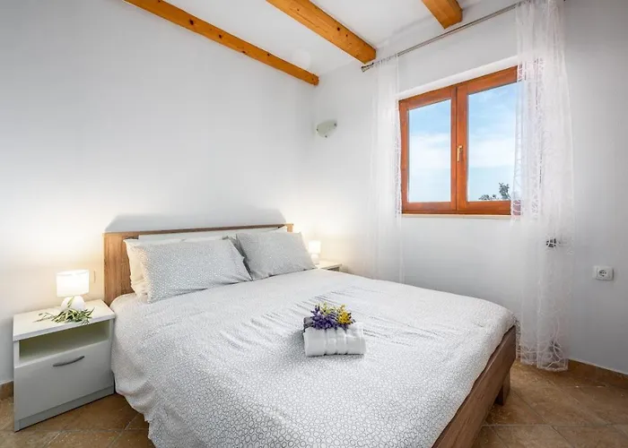 5235-8 In * Drenje (Istria)